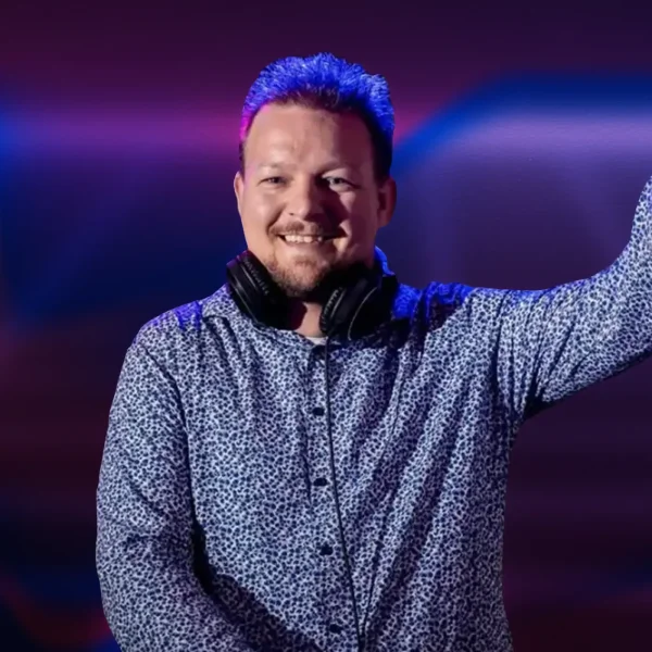 DJ Lars | De Perfecte Soundtrack voor Jouw Feest – Royaal Artists