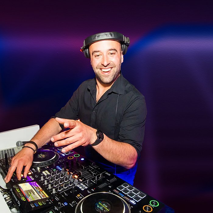 DJ Bart va Halder Royaal Artists